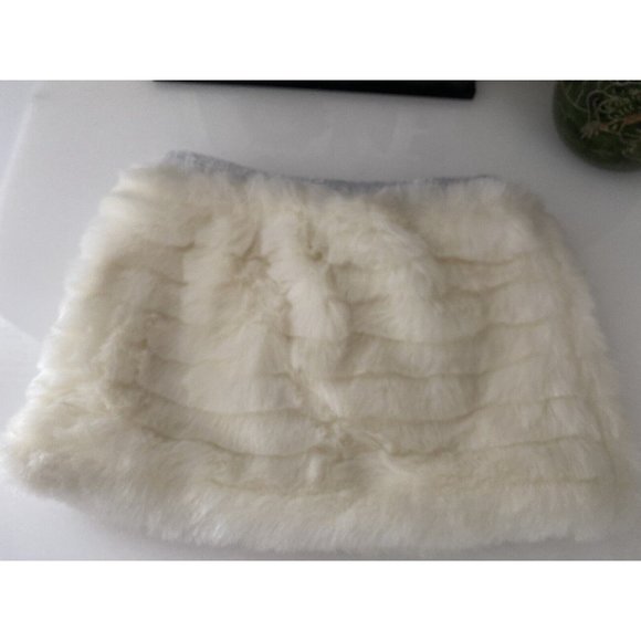 Toddler Girls Cream and Silver Faux Fur Skirt Size 3T Fuzzy Warm Stylish Elastic - Picture 11 of 16